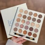 shein lucky me 25-Color Eyeshadow Palette With Cosmetic Brush